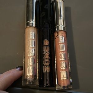 Buxom lip plumping gloss